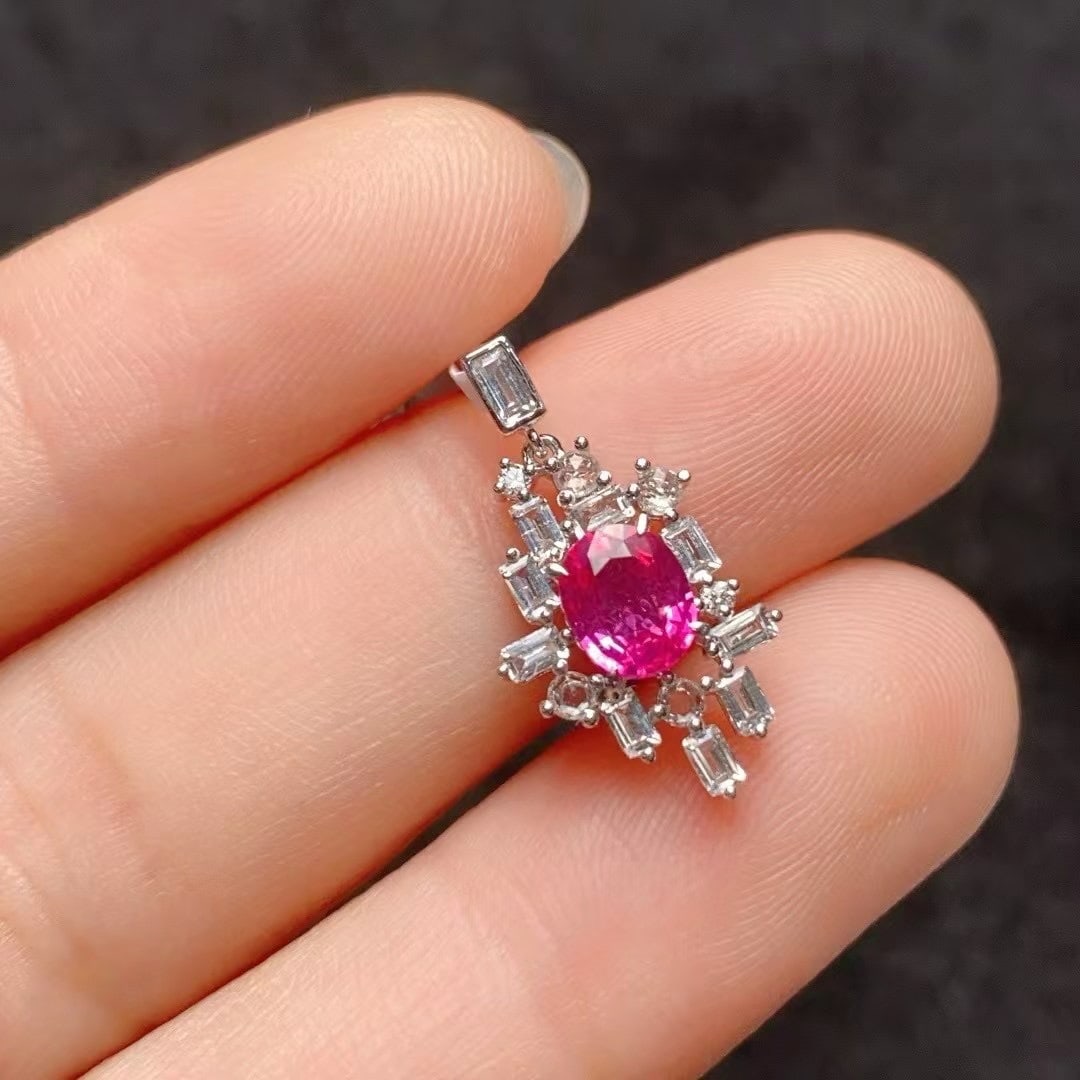 14k Gold 0.95 Ct Natural Sapphire & Diamond & Sapphire Pendant( Without Chain ): Ref:231000447 // gold content:14k gold // main gemstone:sapphire // shape:oval // carat weight:0. 95ct // color:pink // treatment:natural // // adjacent gemstone 2 : diamond // number of stones:2 // s