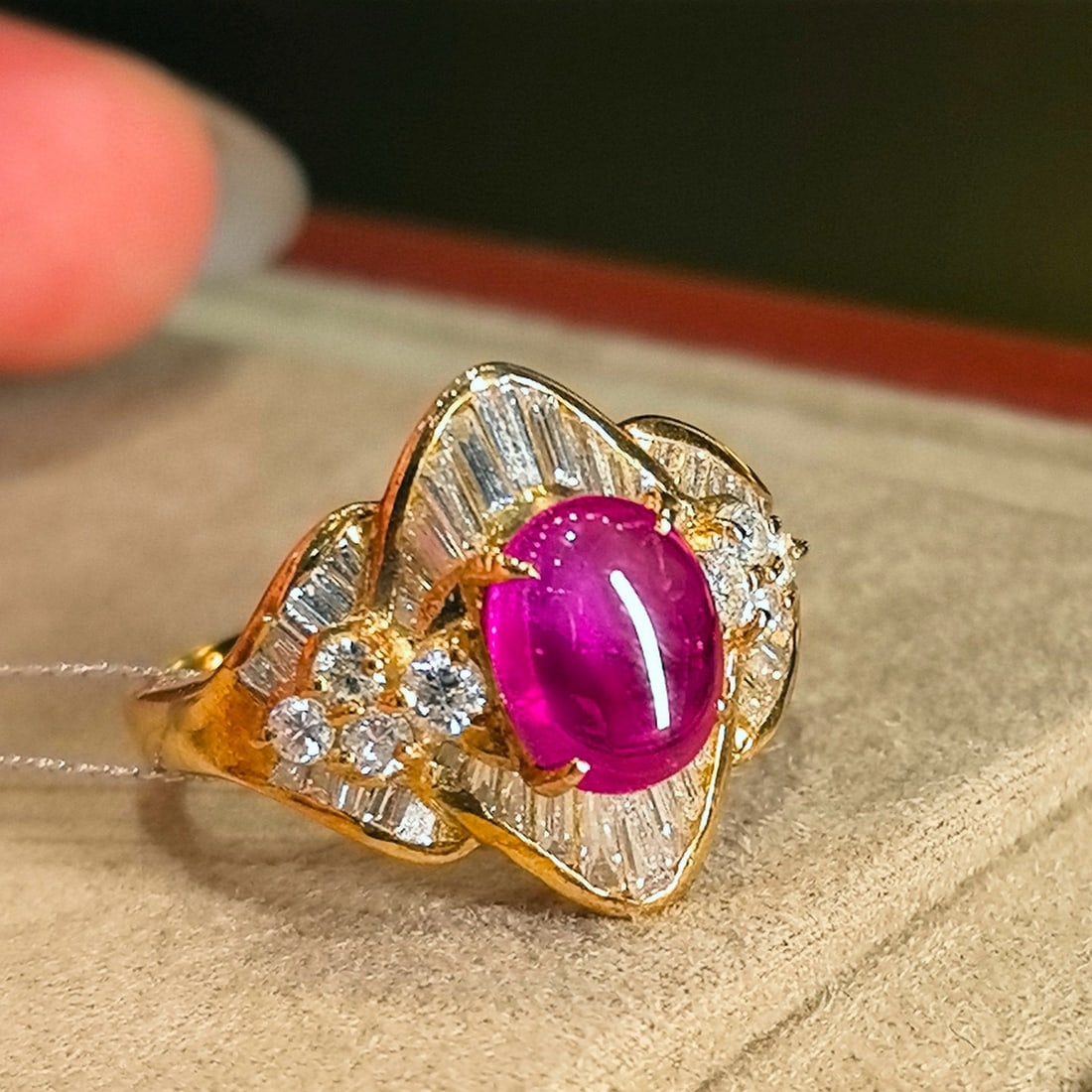 14k Gold 3.19 Ctw Natural Ruby & Diamond Ring: Ref:231000448 // gold content:14k gold // ring size:7. 25us // // main gemstone:ruby // shape:oval // carat weight:2. 09ct // color:red // treatment:natural // // adjacent gemstone 2 : diamond //