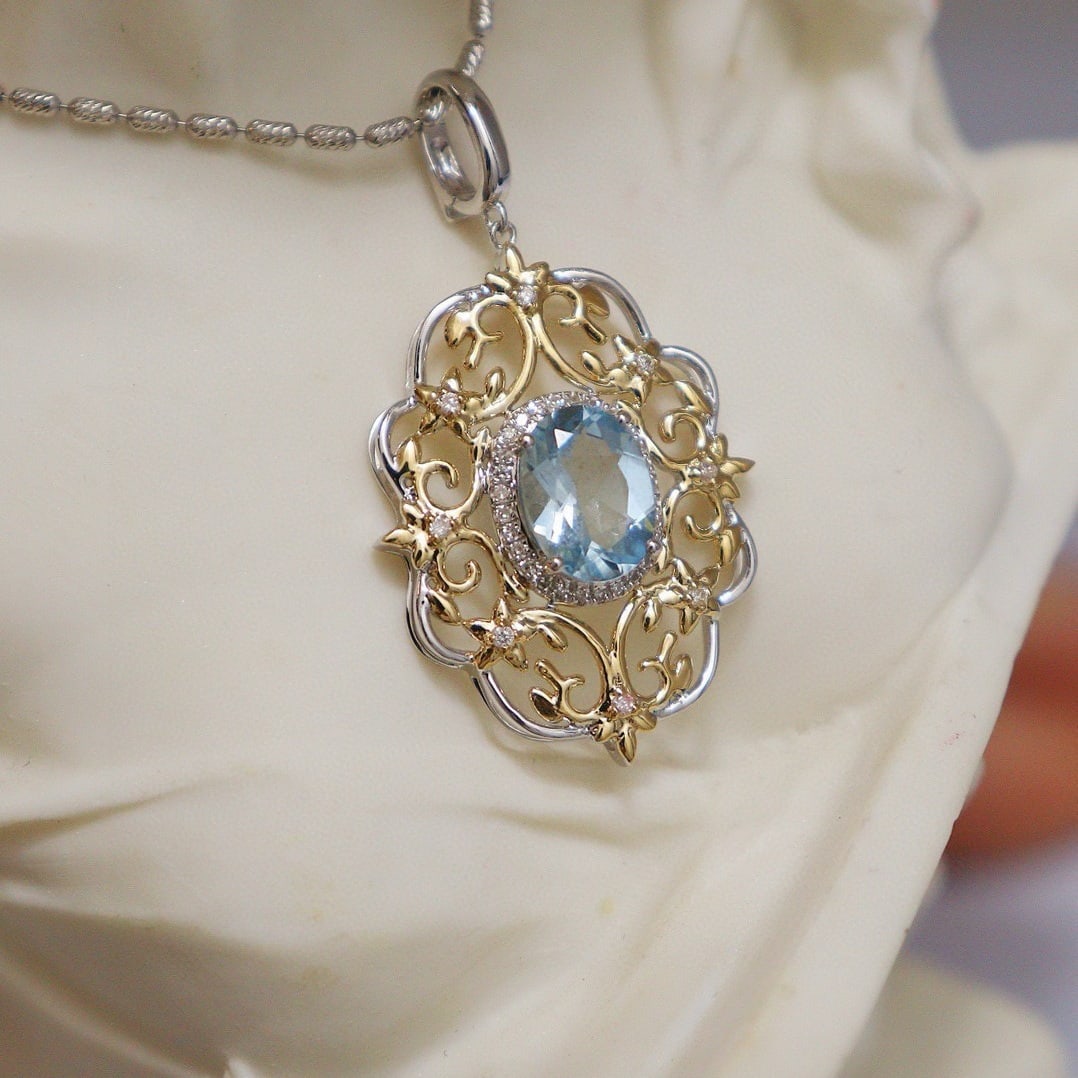 14k Gold 1 Ct Natural Aquamarine & Diamond Pendant( Without Chain ): Ref:231106155 // gold content:14k gold // main gemstone:aquamarine // shape:oval // carat weight:1ct // color:blue // treatment:natural // // adjacent gemstone 2 : diamond // shape:round // clarity gr