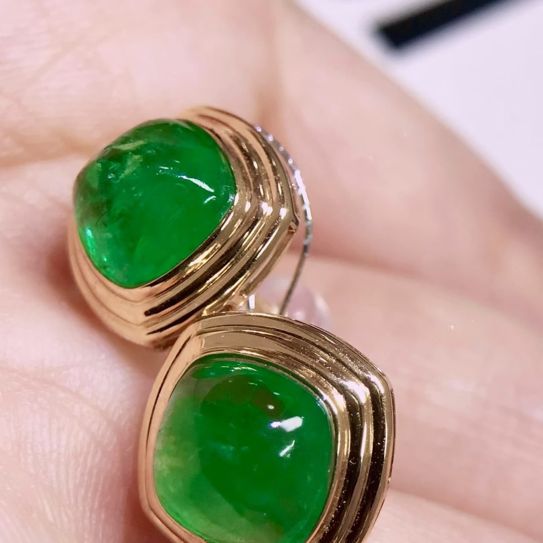14k Gold 5.2 Ct Vivid Green Natural Emerald Earrings - 2