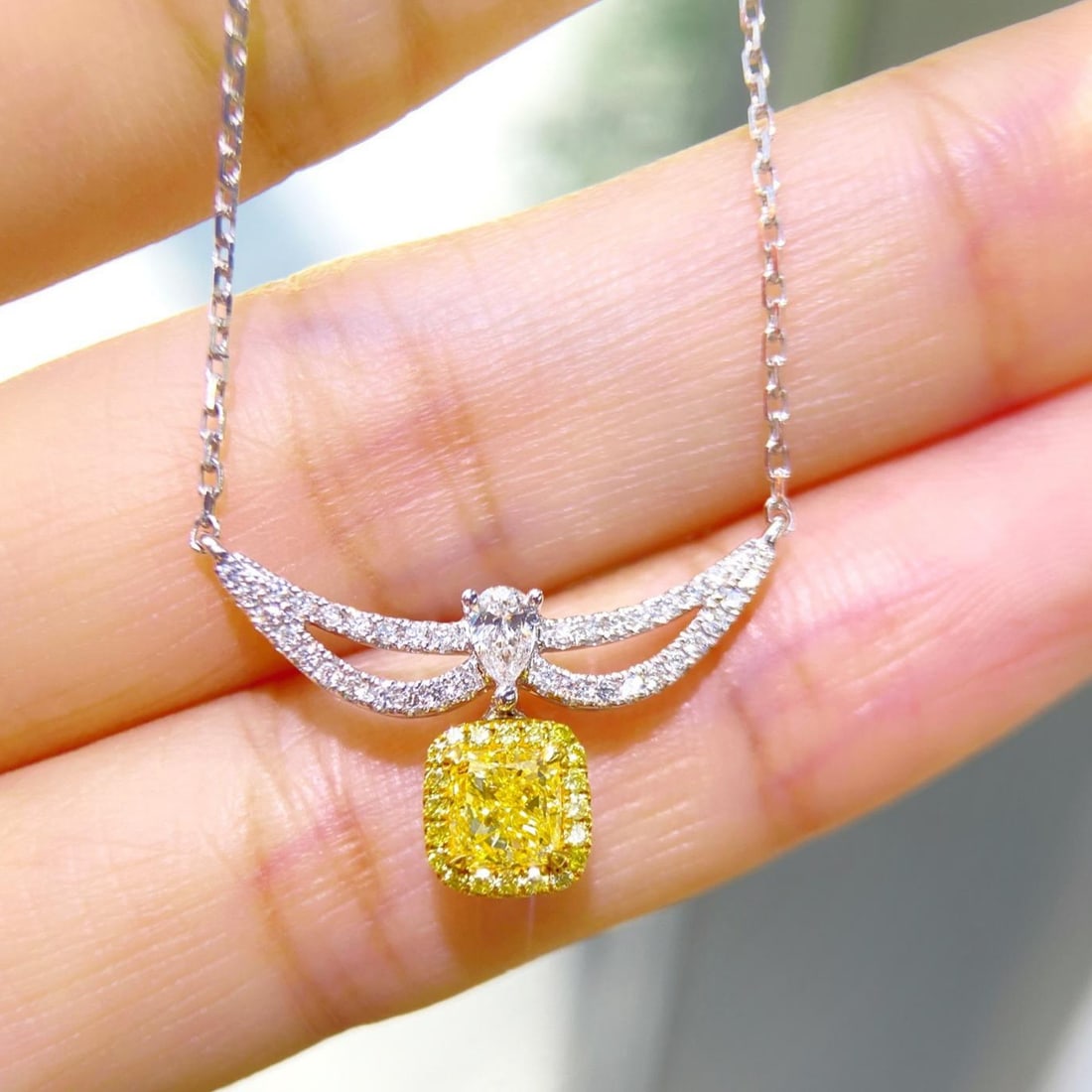 Gia Certified 14k Gold 0.80 Ctw Natural Yellow Diamond & Diamond Necklace: Ref:231106444 // gold content:14k gold // main gemstone:yellow diamond // certified:gia // shape:cushion // carat weight:0. 51ct // clarity grade:vvs2 // color:yellow // treatment:natural // saturabil