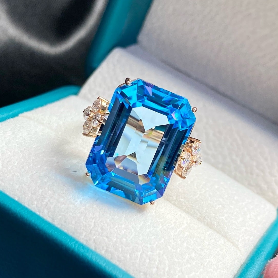 14k Gold 19.65 Ct Natural Topaz & Moissanite Ring - 2