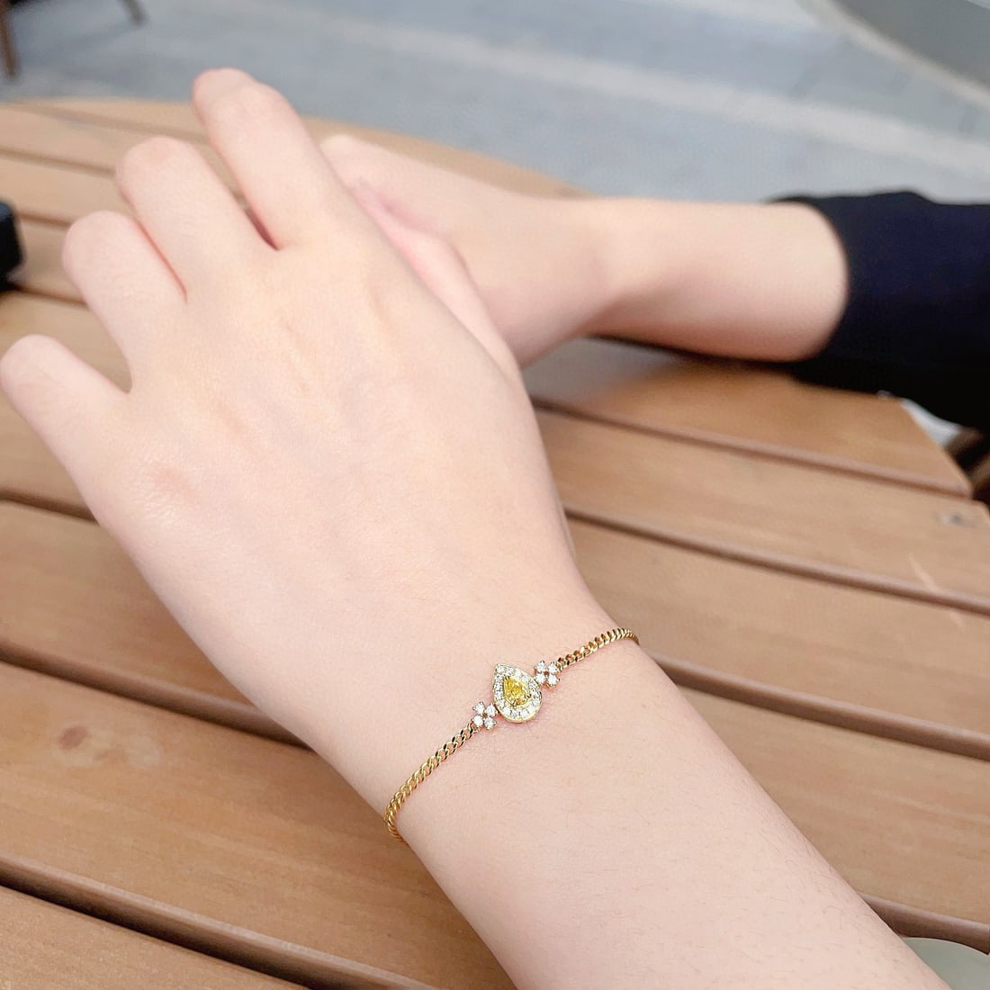14k Gold 0.35 Ctw Natural Yellow Diamond & Diamond Bracelet - 4