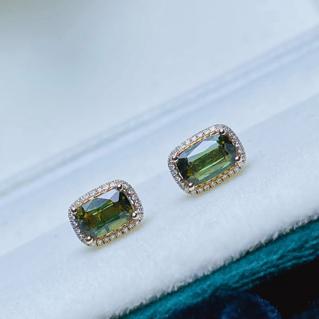 14k Gold 2.65 Ct Natural Tourmaline & Diamond Earrings: Ref:231001015 // gold content:14k gold // main gemstone:tourmaline // shape:cushion // carat weight:2. 65ct // color:green // treatment:natural // // adjacent gemstone 2 : diamond // number of