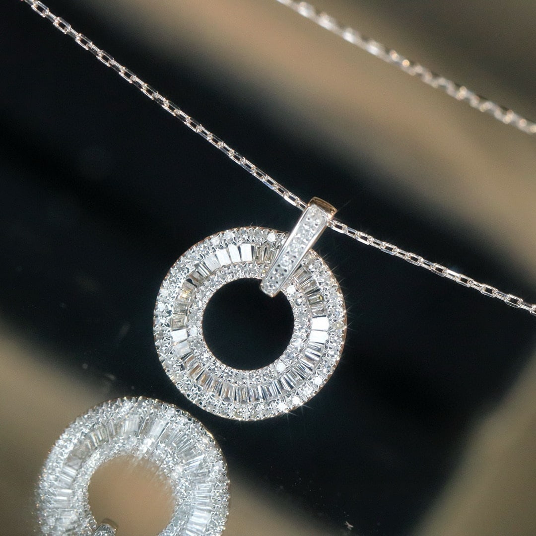 14k Gold 0.5 Ct Natural H Diamond Necklace: Ref:231001025 // gold content:14k gold // main gemstone:diamond // shape:multiply // carat weight:0. 5ct // clarity grade:vs-si // color:h // treatment:natural // Condition: New Low Estimate: 1900.00