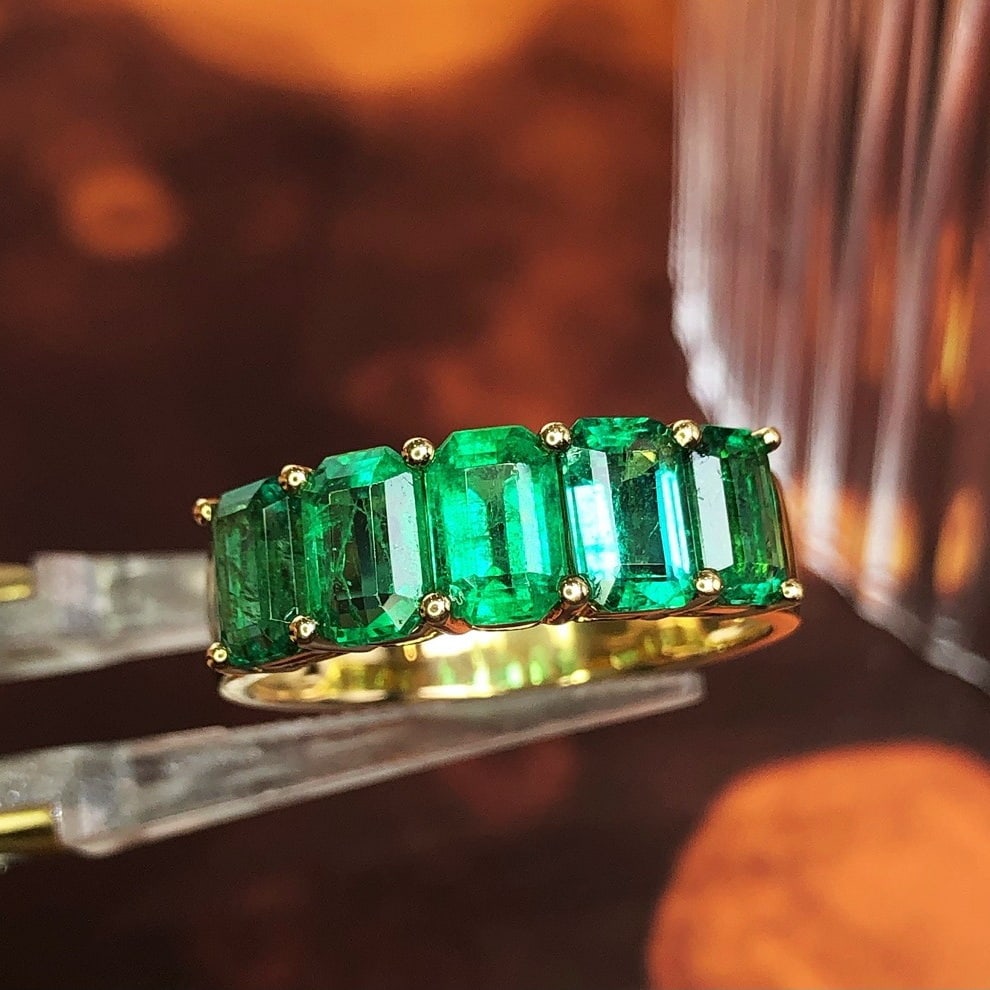 14k Gold 2.8 Ct Natural Emerald Ring - 3