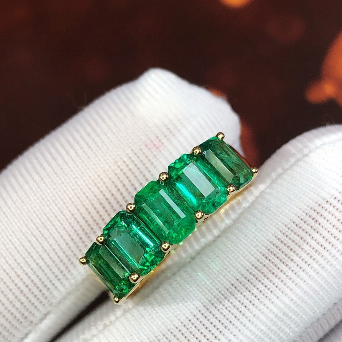 14k Gold 2.8 Ct Natural Emerald Ring - 4