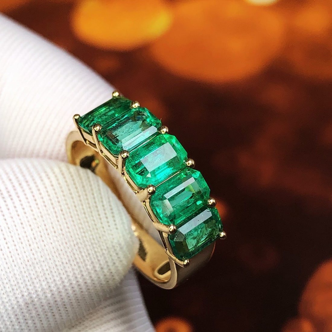 14k Gold 2.8 Ct Natural Emerald Ring - 6