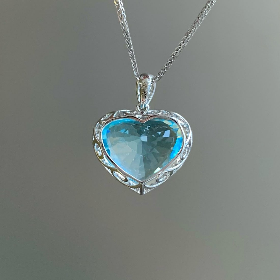 14k Gold 5.8 Ct Natural Aquamarine & Diamond Pendant( Without Chain ) - 4