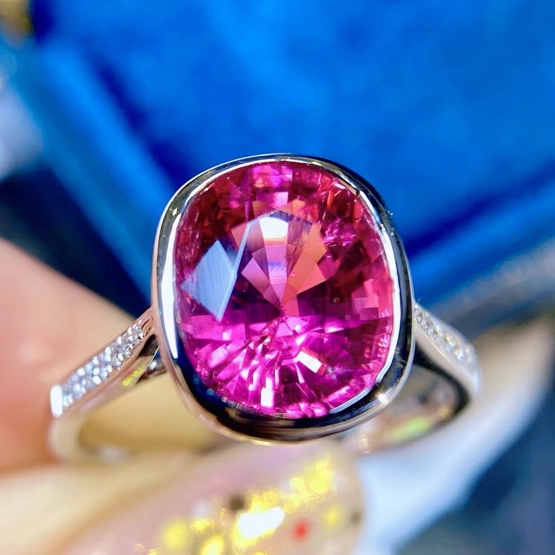 14k Gold 5.68 Ctw Natural Tourmaline & Diamond Ring: Ref:231001058 // gold content:14k gold // ring size:7. 25us // // main gemstone:tourmaline // shape:cushion // carat weight:4. 8ct // color:red // treatment:natural // // adjacent gemstone 2 :