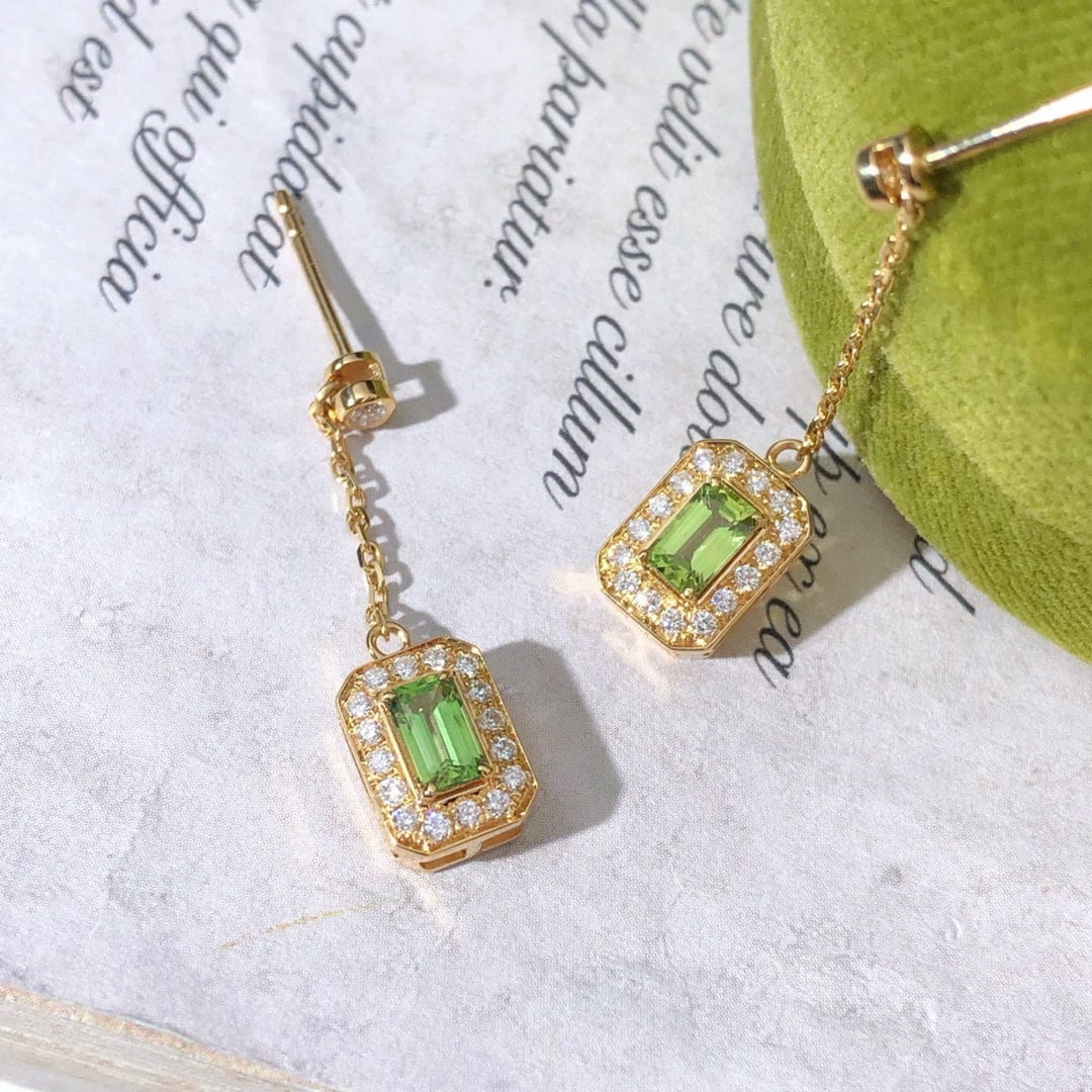14k Gold 1.02 Ctw Natural Sapphire & Diamond Earrings: Ref:231001069 // gold content:14k gold // main gemstone:sapphire // shape:octagonal // carat weight:0. 7ct // color:green // treatment:natural // // adjacent gemstone 2 : diamond // shape:round //