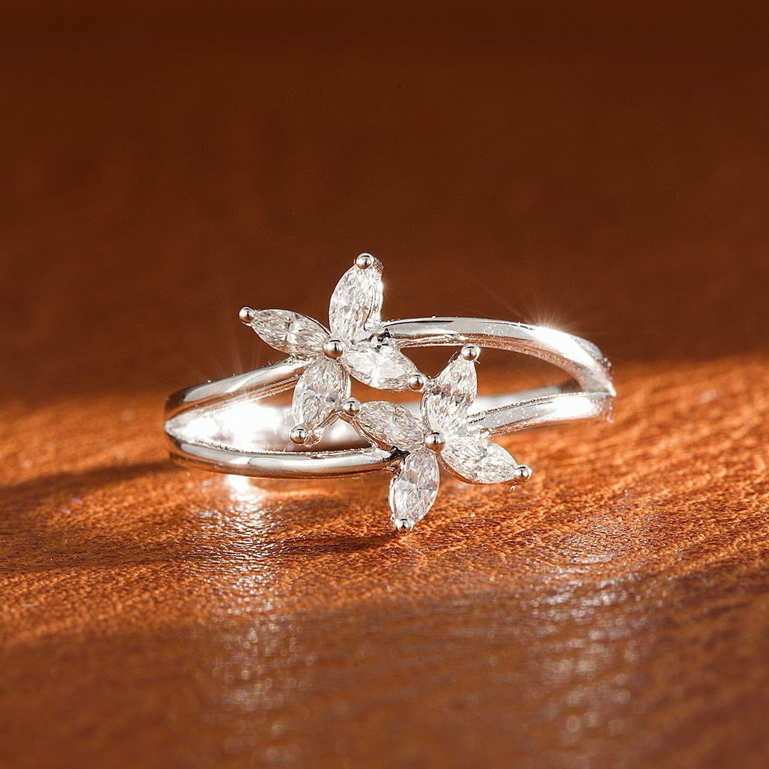 14k Gold 0.35 Ct Natural H Diamond Ring: Ref:231001072 // gold content:14k gold // ring size:7. 25us // // main gemstone:diamond // shape:marquise // carat weight:0. 35ct // clarity grade:vs-si // color:h // treatment:natural // Condition: