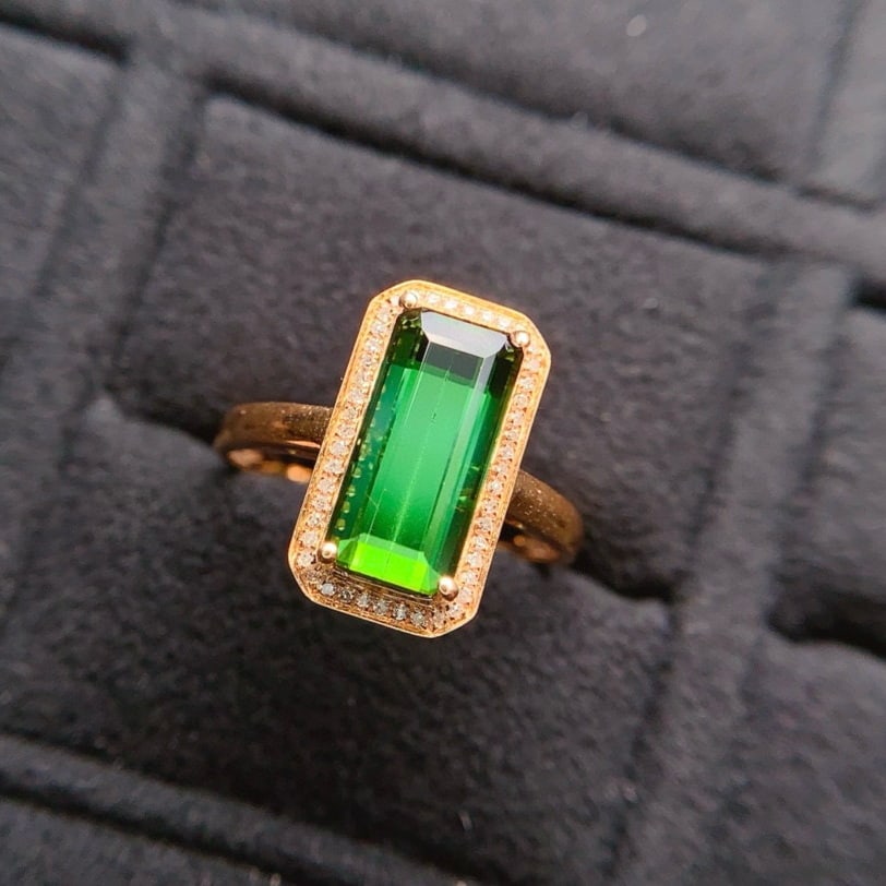 14k Gold 3.5 Ct Natural Tourmaline & Diamond Ring: Ref:231001080 // gold content:14k gold // ring size:7. 25us // // main gemstone:tourmaline // shape:octagonal // carat weight:3. 5ct // color:green // treatment:natural // // adjacent gemstone 2 :
