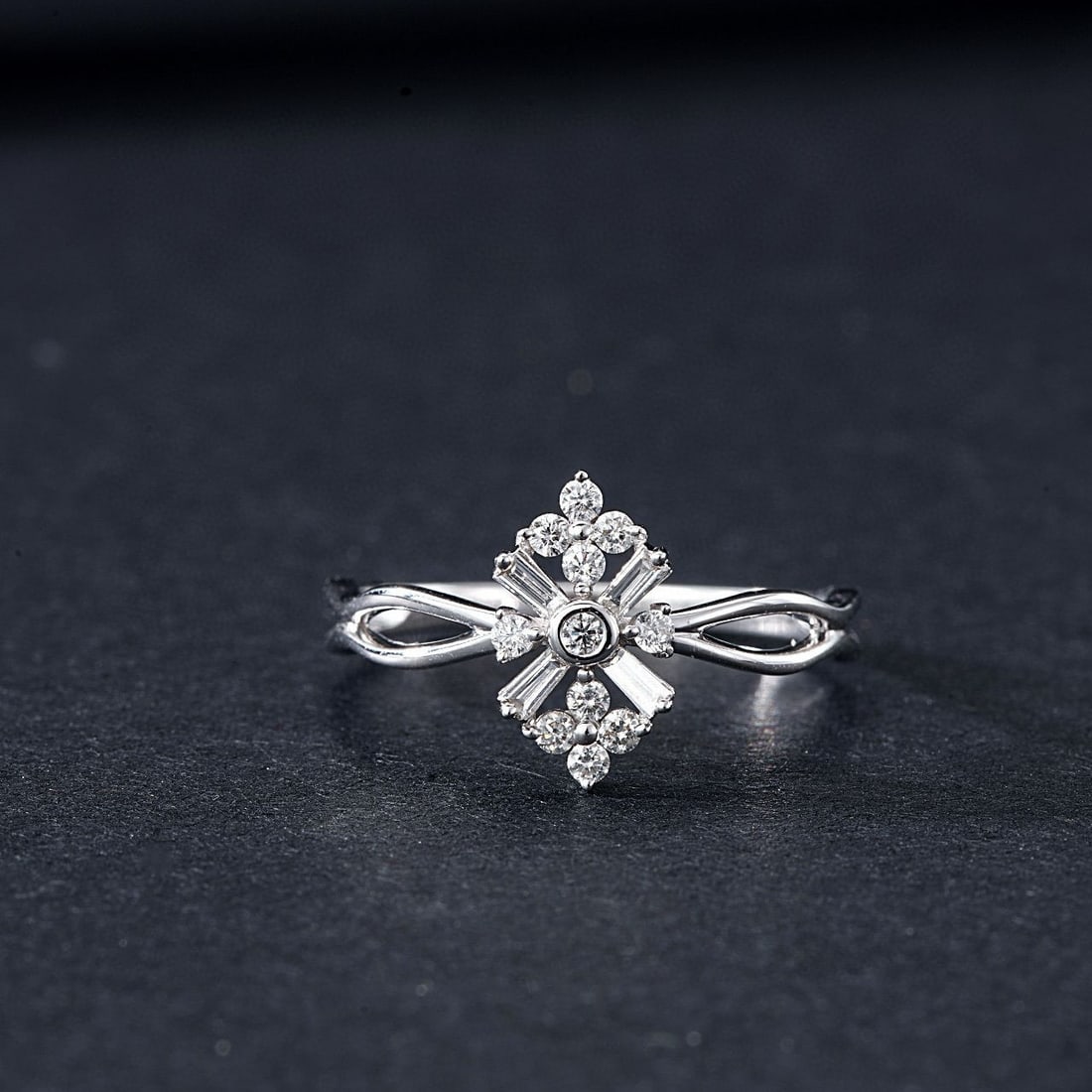 14k Gold 0.27 Ct Natural H Diamond Ring (1 of 5)