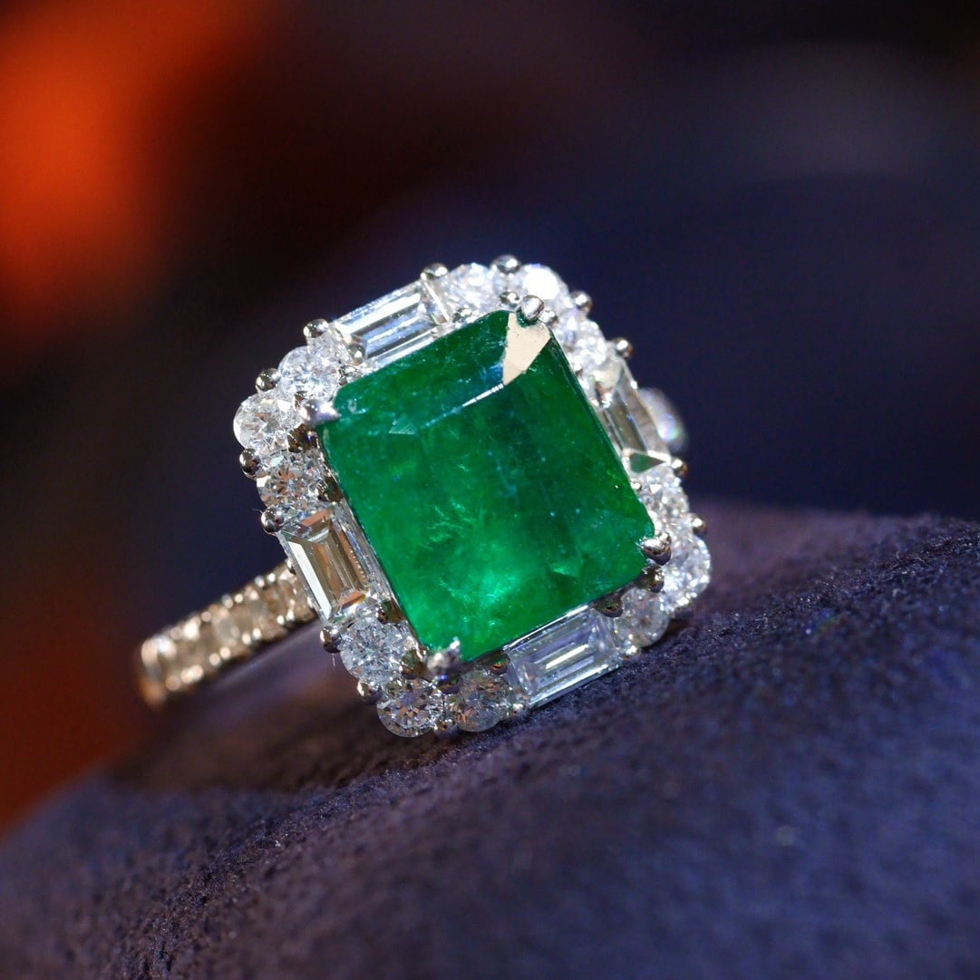 14k Gold 4.12 Ctw Natural Emerald & Diamond Ring - 3