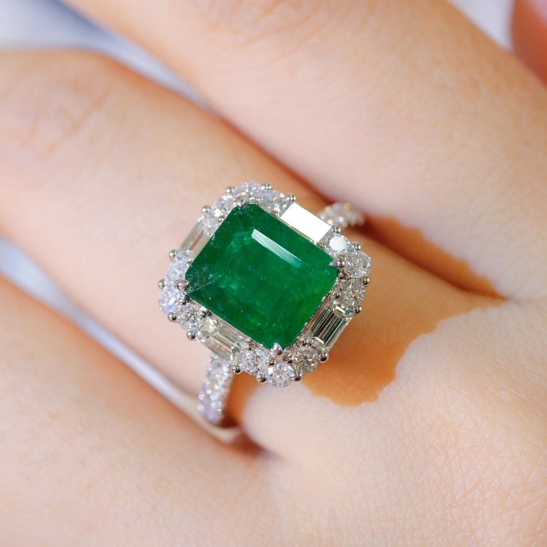 14k Gold 4.12 Ctw Natural Emerald & Diamond Ring - 4