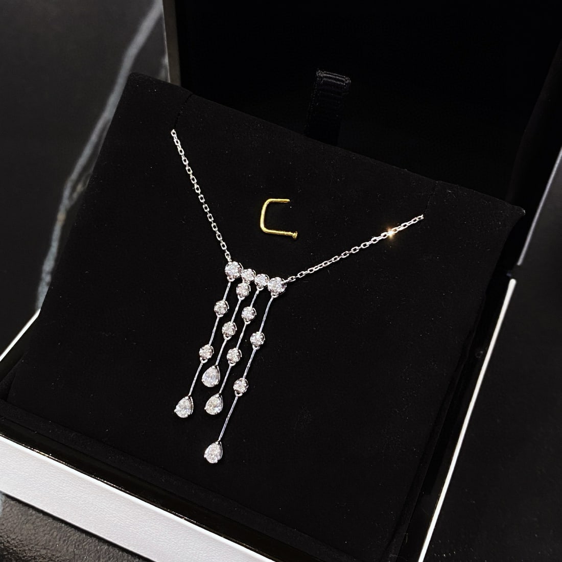 14k Gold 0.37 Ct Natural H Diamond Necklace: Ref:231001116 // gold content:14k gold // main gemstone:diamond // shape:multiply // carat weight:0. 37ct // clarity grade:vs-si // color:h // treatment:natural // Condition: New Low Estimate: