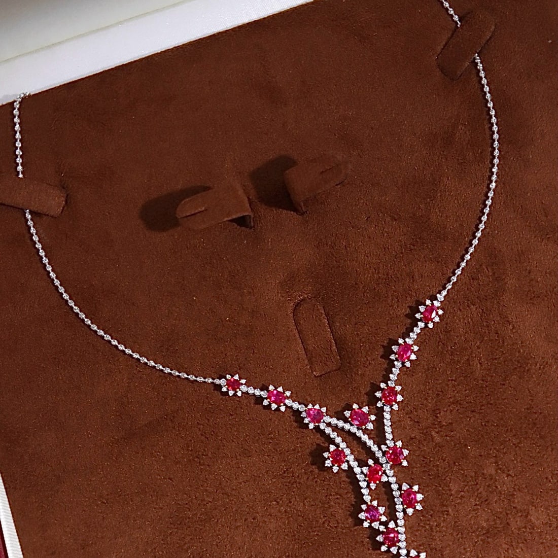 14k Gold 9.00 Ctw Natural Ruby & Diamond Necklace: Ref:231001117 // gold content:14k gold // main gemstone:ruby // shape:oval & pear // carat weight:7. 86ct // color:red // treatment:natural // // adjacent gemstone 2 : diamond // shape:round // carat