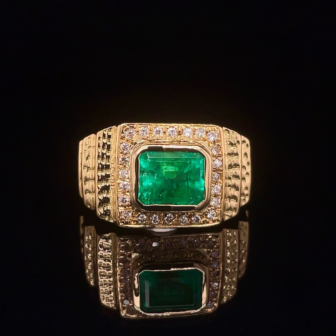 14k Gold 1.72 Ctw Natural Emerald & Diamond Ring: Ref:231001136 // gold content:14k gold // ring size:8us // // main gemstone:emerald // shape:octagonal // carat weight:1. 52ct // color:green // treatment:natural // // adjacent gemstone 2 : diamond