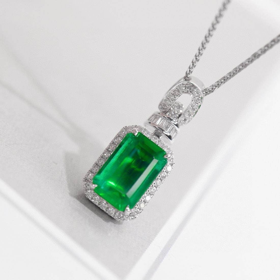 14k Gold 1.72 Ctw Natural Emerald & Diamond Pendant( Without Chain ) - 3