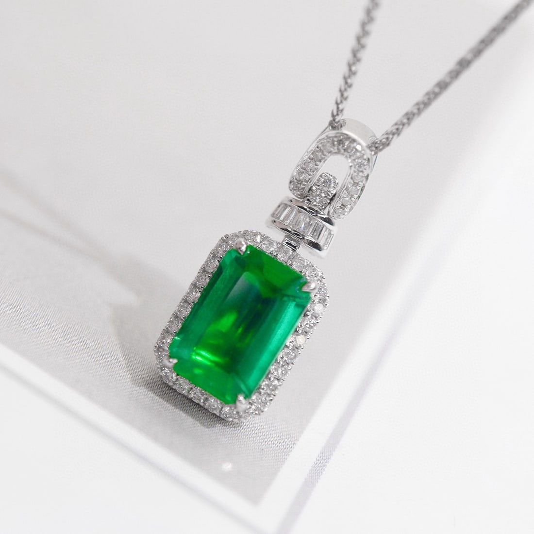 14k Gold 1.72 Ctw Natural Emerald & Diamond Pendant( Without Chain ) - 4