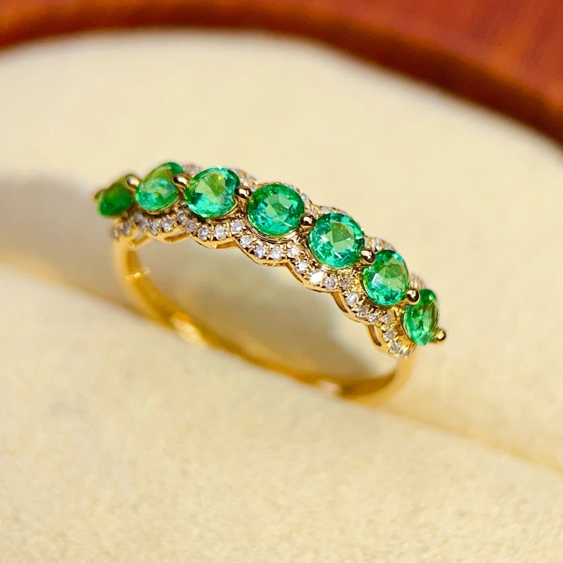 14k Gold 0.8 Ct Natural Emerald & Diamond Ring (1 of 7)