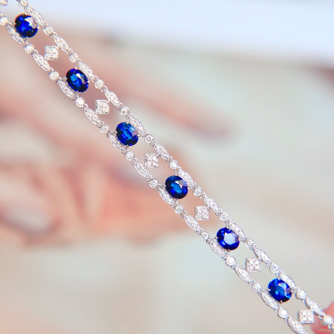 14k Gold 3.85 Ctw Natural Sapphire & Diamond Bracelet: Ref:231001150 // gold content:14k gold // main gemstone:sapphire // shape:oval // carat weight:3ct // color:blue // treatment:natural // // adjacent gemstone 2 : diamond // shape:round // carat weight