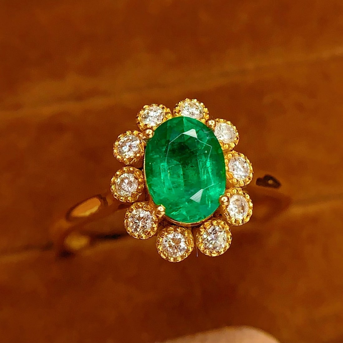 14k Gold 1.30 Ct Natural Emerald & Diamond Ring: Ref:231001158 // gold content:14k gold // ring size:7. 25us // // main gemstone:emerald // shape:oval // carat weight:1. 30ct // color:green // treatment:natural // // adjacent gemstone 2 : diamond //