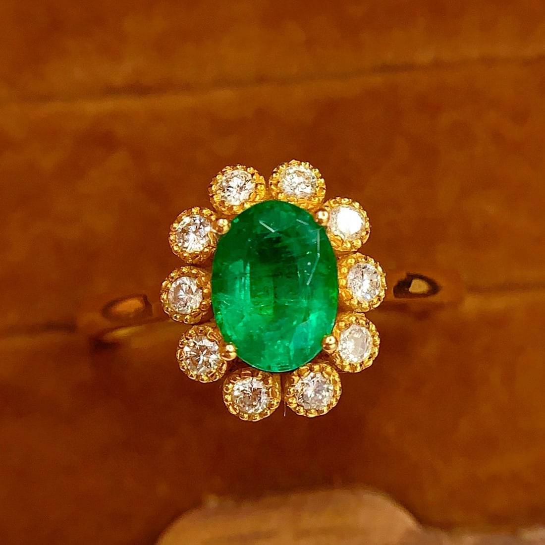 14k Gold 1.30 Ct Natural Emerald & Diamond Ring - 4