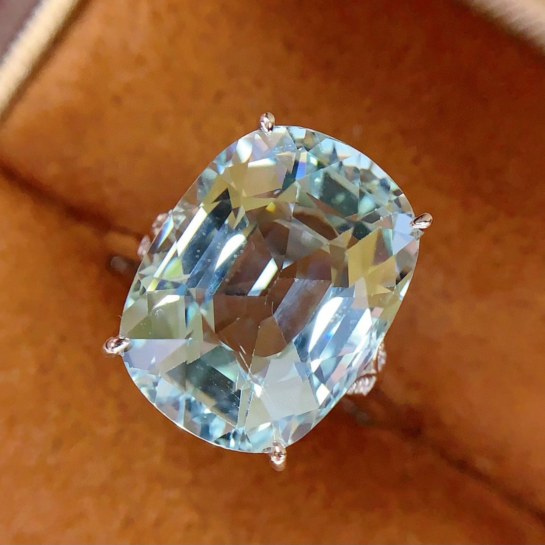 14k Gold 13.86 Ct Natural Aquamarine & Diamond Ring - 2