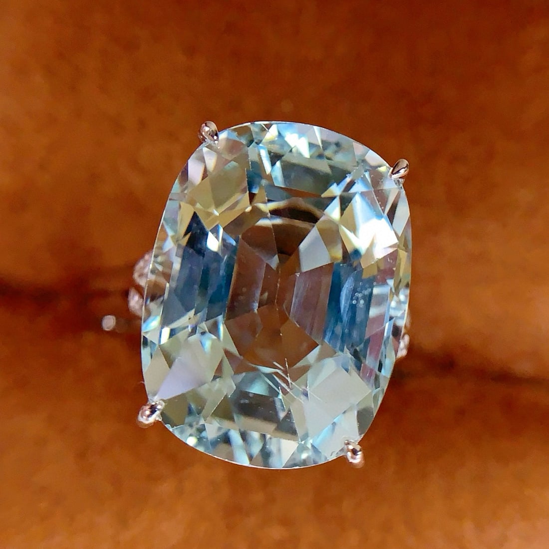 14k Gold 13.86 Ct Natural Aquamarine & Diamond Ring - 4