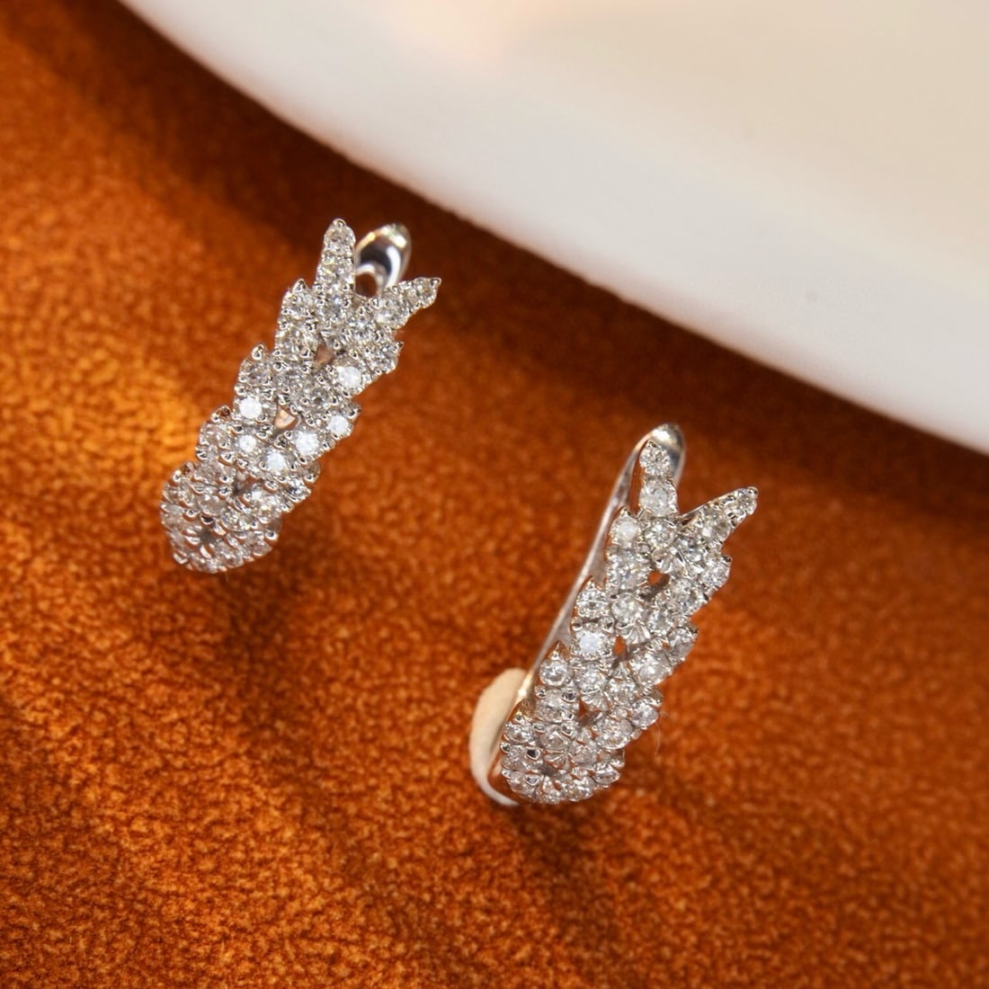 14k Gold 0.28 Ct Natural H Diamond Earrings: Ref:231001173 // gold content:14k gold // main gemstone:diamond // shape:round // carat weight:0. 28ct // clarity grade:vs-si // color:h // treatment:natural // cut grade:g // Condition: New Low