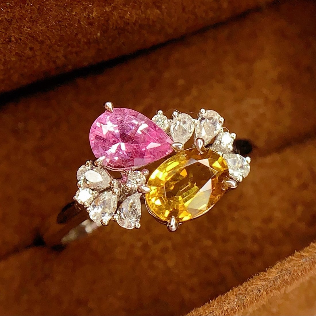 14k Gold 1.65 Ct Natural Sapphire & Diamond Ring: Ref:231001194 // gold content:14k gold // ring size:7. 25us // // main gemstone:sapphire // shape:oval & pear // carat weight:1. 65ct // color:orange & pink // treatment:natural // // adjacent