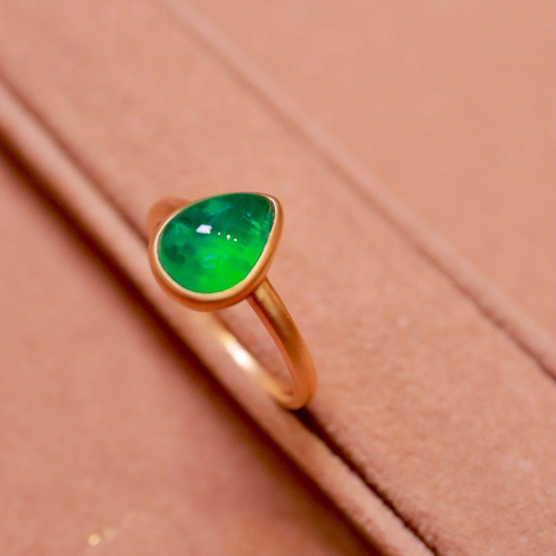14k Gold 1.73 Ct Natural Emerald Ring - 3