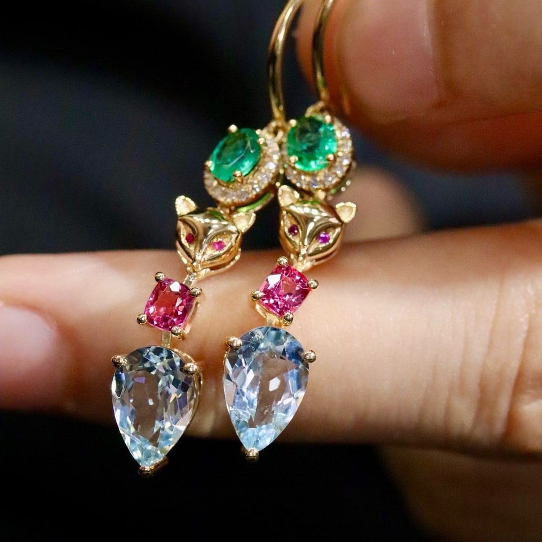 14k Gold 2.73 Ctw Natural Aquamarine & Spinel Earrings: Ref:231001214 // gold content:14k gold // main gemstone:aquamarine // shape:pear // carat weight:2. 28ct // color:blue // treatment:natural // // adjacent gemstone 2 : spinel // shape:cushion //