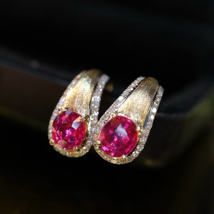 14k Gold 1.53 Ctw Natural Ruby & Diamond Earrings: Ref:231001216 // gold content:14k gold // main gemstone:ruby // shape:oval // carat weight:1. 22ct // color:red // treatment:natural // // adjacent gemstone 2 : diamond // shape:round // carat weight:
