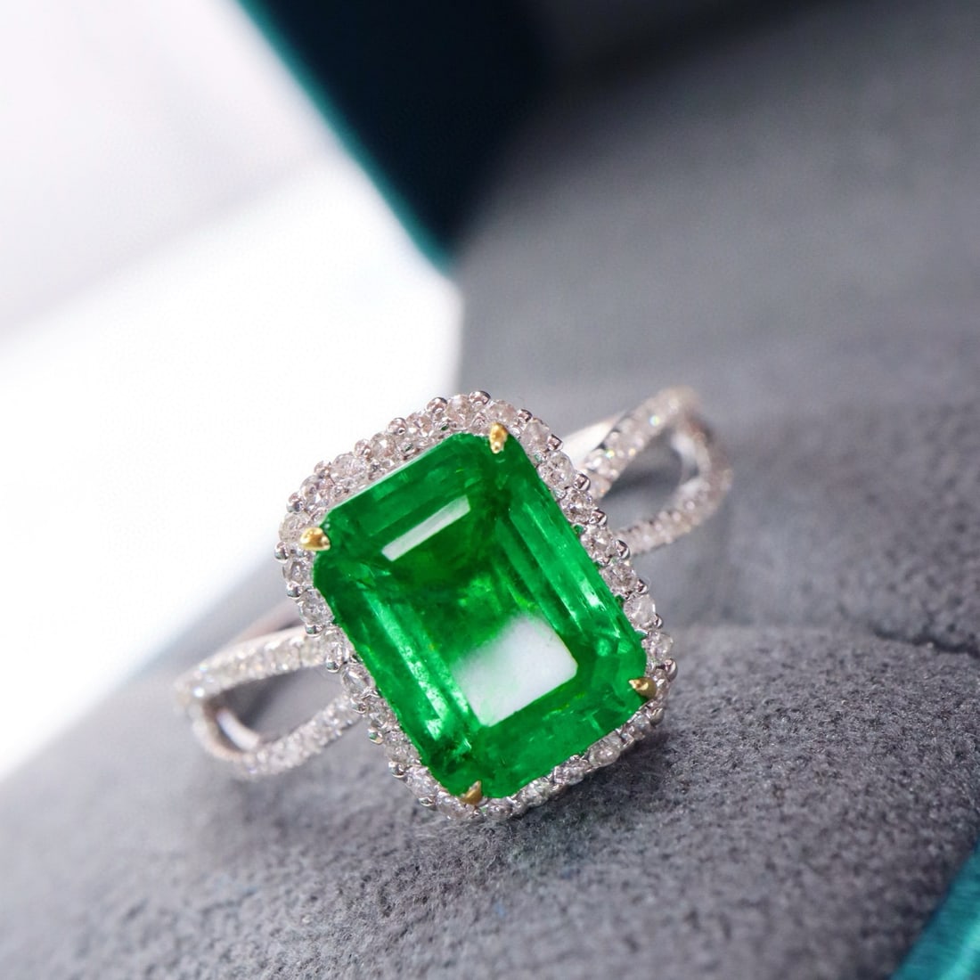 14k Gold 2.45 Ctw Natural Emerald & Diamond Ring - 3