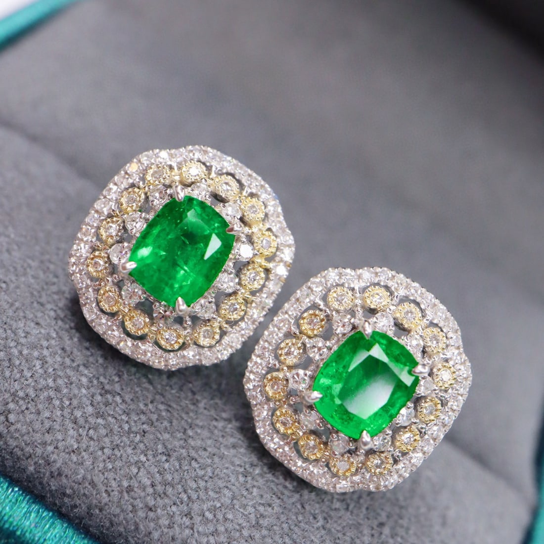 14k Gold 1.65 Ctw Natural Emerald & Diamond Earrings: Ref:231001228 // gold content:14k gold // main gemstone:emerald // shape:cushion // carat weight:1. 2ct // color:green // treatment:natural // // adjacent gemstone 2 : diamond // shape:round // carat