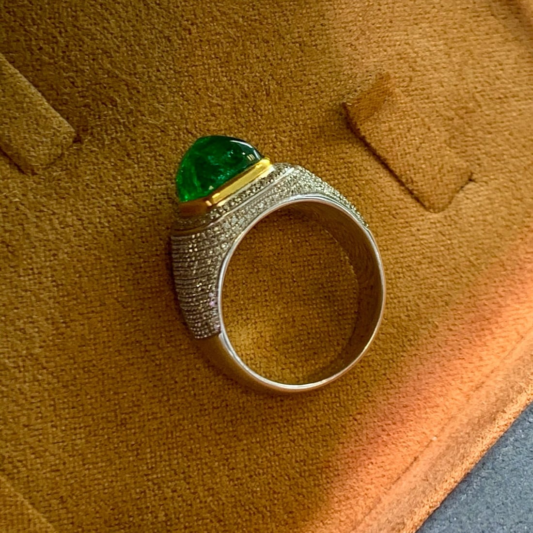14k Gold 3.7 Ct Natural Emerald & Diamond Ring - 2