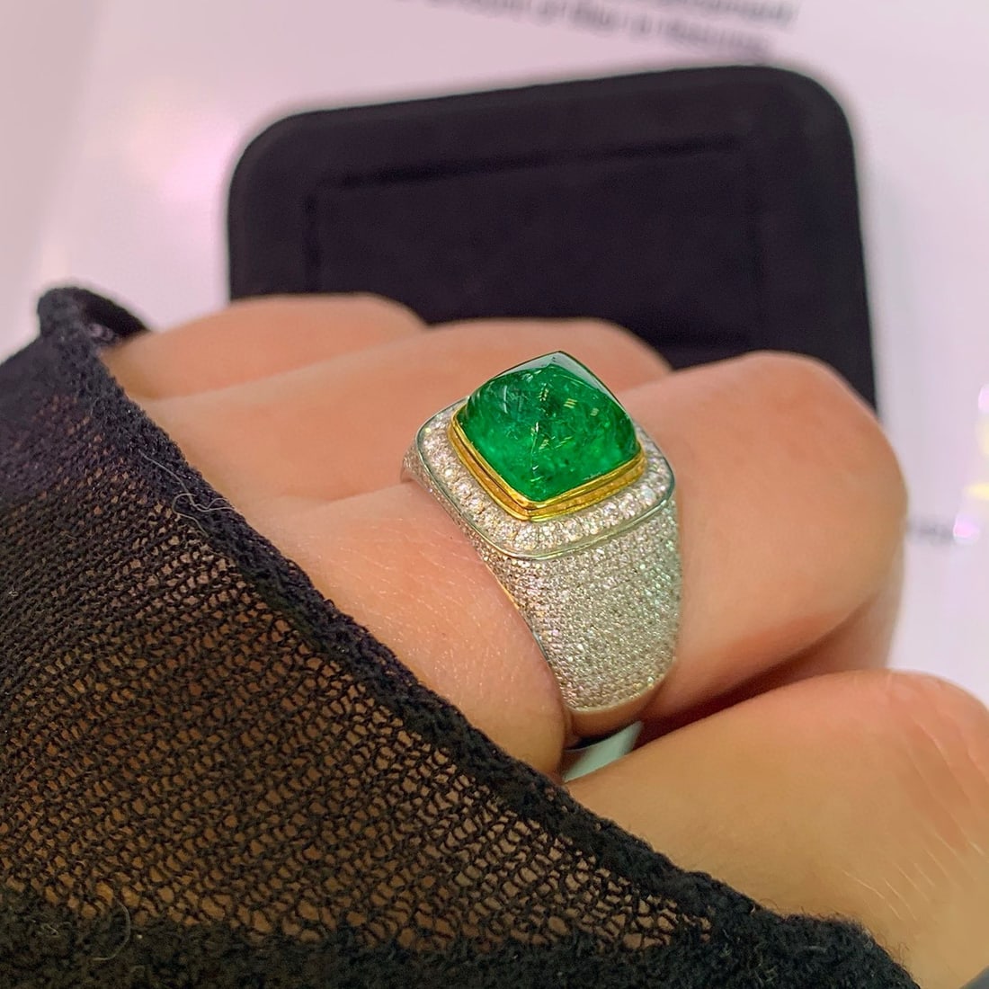 14k Gold 3.7 Ct Natural Emerald & Diamond Ring - 3