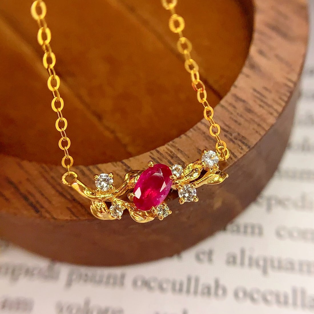 14k Gold 0.4 Ct Natural Ruby & Sapphire Necklace: Ref:231001232 // gold content:14k gold // main gemstone:ruby // shape:oval // carat weight:0. 4ct // color:red // treatment:natural // // adjacent gemstone 2 : sapphire // number of stones:6 //