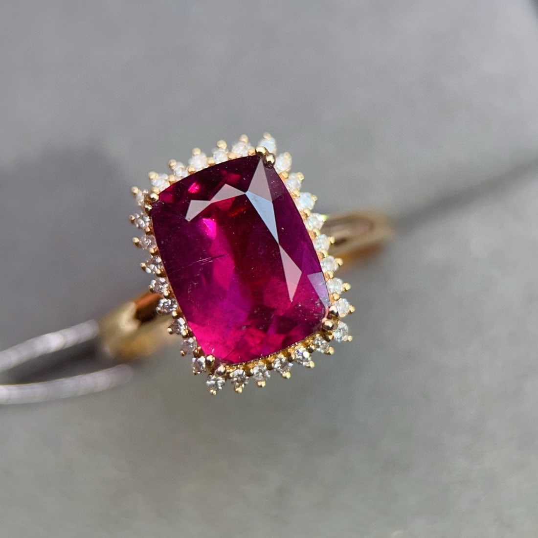 14k Gold 3.05 Ctw Natural Tourmaline & Diamond Ring: Ref:231001235 // gold content:14k gold // ring size:7. 25us // // main gemstone:tourmaline // shape:cushion // carat weight:2. 9ct // color:red // treatment:natural // // adjacent gemstone 2 :