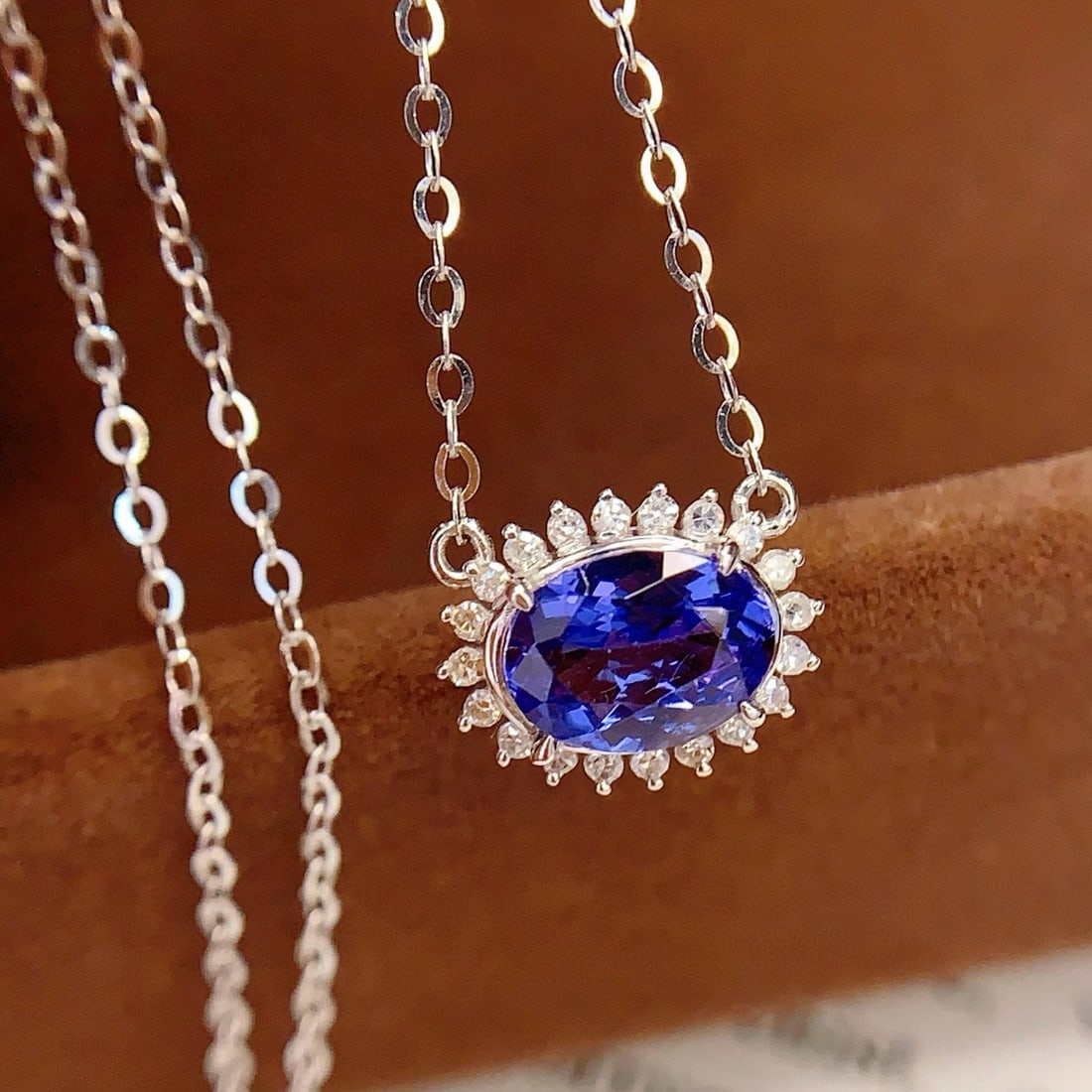 14k Gold 1.3 Ct Natural Tanzanite & Diamond Necklace - 7