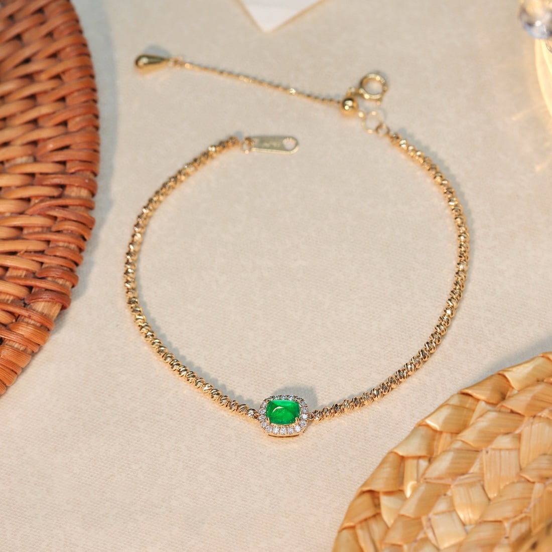 14k Gold 0.52 Ctw Vivid Green Natural Emerald & Diamond Bracelet: Ref:231002028 // gold content:14k gold // main gemstone:emerald // shape:suger-loaf // carat weight:0. 44ct // color:vivid green // treatment:natural // // adjacent gemstone 2 : diamond // shape:round