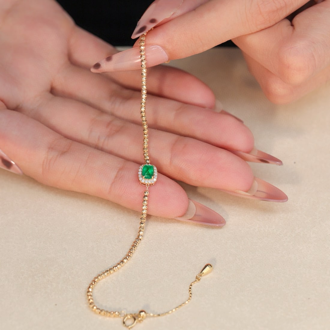 14k Gold 0.52 Ctw Vivid Green Natural Emerald & Diamond Bracelet - 4