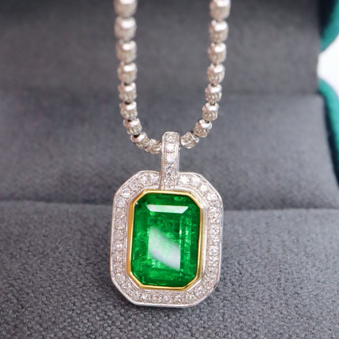 14k Gold 2.09 Ctw Vivid Green Natural Emerald & Diamond Pendant( Without Chain ) - 2