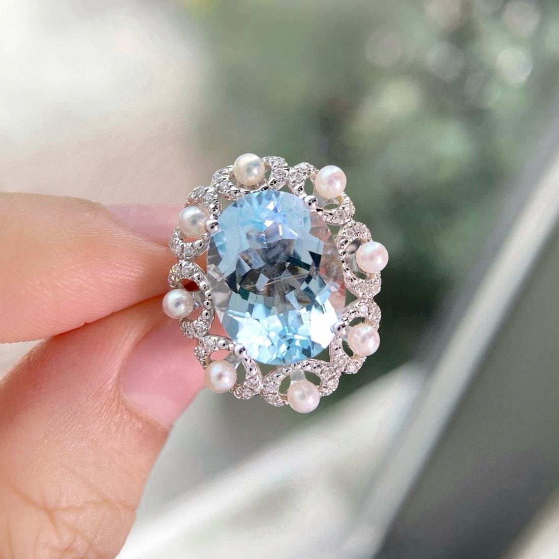 14k Gold 7.35 Ctw Natural Aquamarine & Diamond Ring/pendant( Without Chain ): Ref:231002103 // gold content:14k gold // ring size:7. 25us // // main gemstone:aquamarine // shape:oval // carat weight:7. 05ct // color:blue // treatment:natural // // adjacent gemstone 2 : diamond