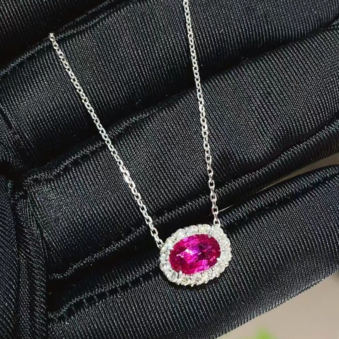 14k Gold 1.68 Ctw Natural Ruby & Diamond Necklace: Ref:231002107 // gold content:14k gold // main gemstone:ruby // shape:oval // carat weight:1. 4ct // color:red // treatment:natural // // adjacent gemstone 2 : diamond // shape:round // carat
