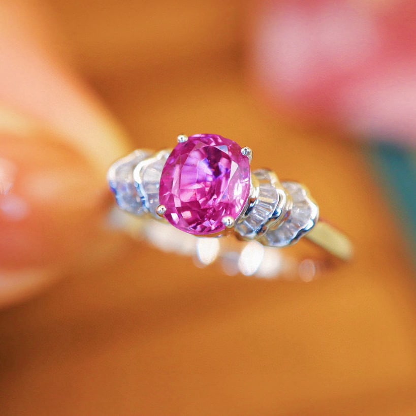 14k Gold 1.47 Ctw Natural Padparadscha Sapphire & Diamond Ring: Ref:231002127 // gold content:14k gold // ring size:7. 25us // // main gemstone:padparadscha sapphire // shape:oval // carat weight:1. 3ct // color:orangish pink // treatment:natural // // adjacent