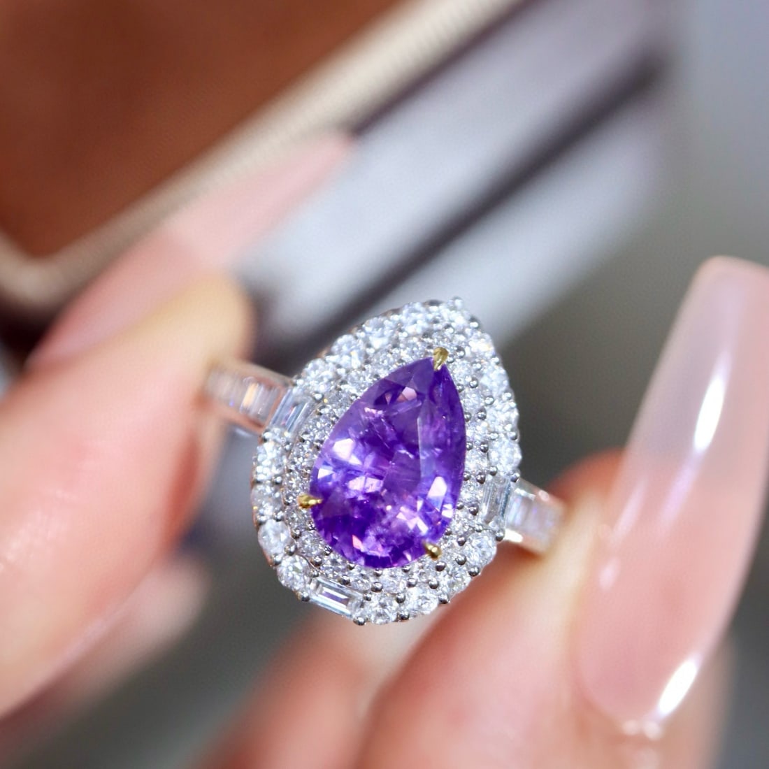 14k Gold 3.23 Ctw Natural Sapphire & Diamond Ring: Ref:231002130 // gold content:14k gold // ring size:7. 25us // // main gemstone:sapphire // shape:pear // carat weight:2. 56ct // color:purple // treatment:natural // // adjacent gemstone 2 : diamond